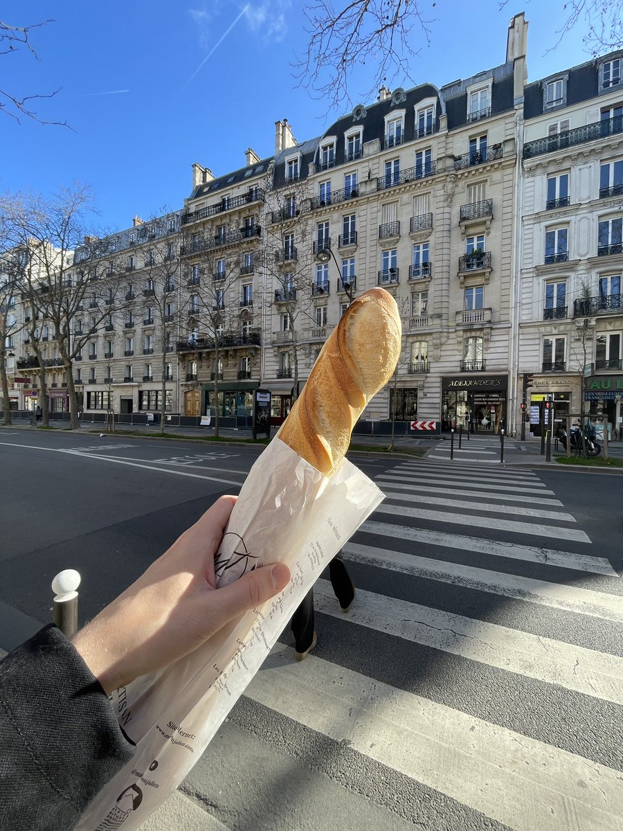 loran13x's tweet photo. Gm Paris 🥖🇫🇷

l'll be playing for @RinseFrance 17:00-19:00 with @jasperjames_ 

Then tonight 12AM-6AM at Sacré with Jasper James &amp; Tobhi 🏃‍♂️🏃‍♂️ https://t.co/L03pShr0Me