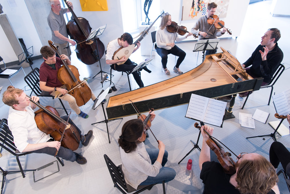 Bath Abbey 730pm tonight Arcangelo ⁦@ArcangeloTeam⁩ with ⁦@theotimeviolin⁩ last few tickets available on door or visit bathbachfest.org.uk. All-Bach prog to celebrate end of Bath Bachfest. ⁦@bathboxoffice⁩ ⁦@VisitBath⁩