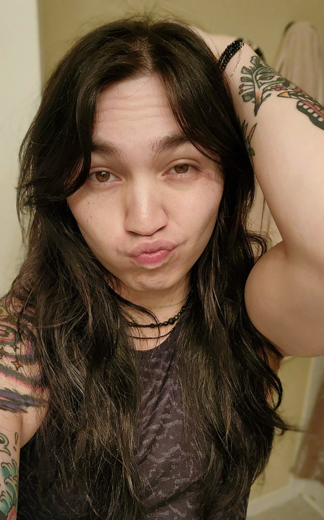 EntropicEnby's tweet image. This is how I actually look after waking up 🥱