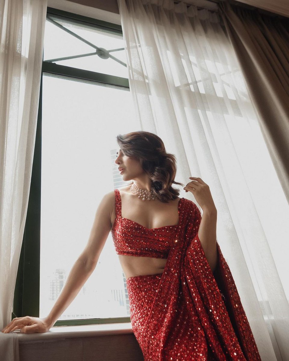 #Samantha enchanting in red Saree 💞

#SamanthaRuthPrabhu #tollywoodactress #Actress
#SareeHot