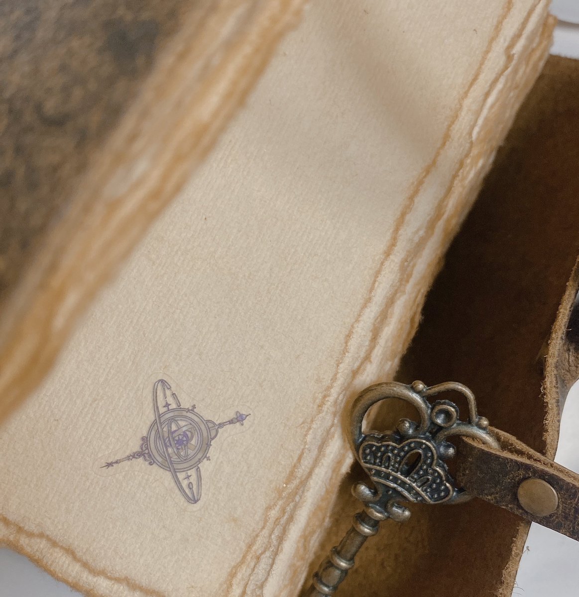 シールが出来上がりました！冬コミの時に試作がコケて大変鬱でしたが、ついに本来の意図で出来上がりました٩(ˊᗜˋ*)و”良いでしょう！💙
こちらは名鉄百貨店とコミティアに持っていきます✨️