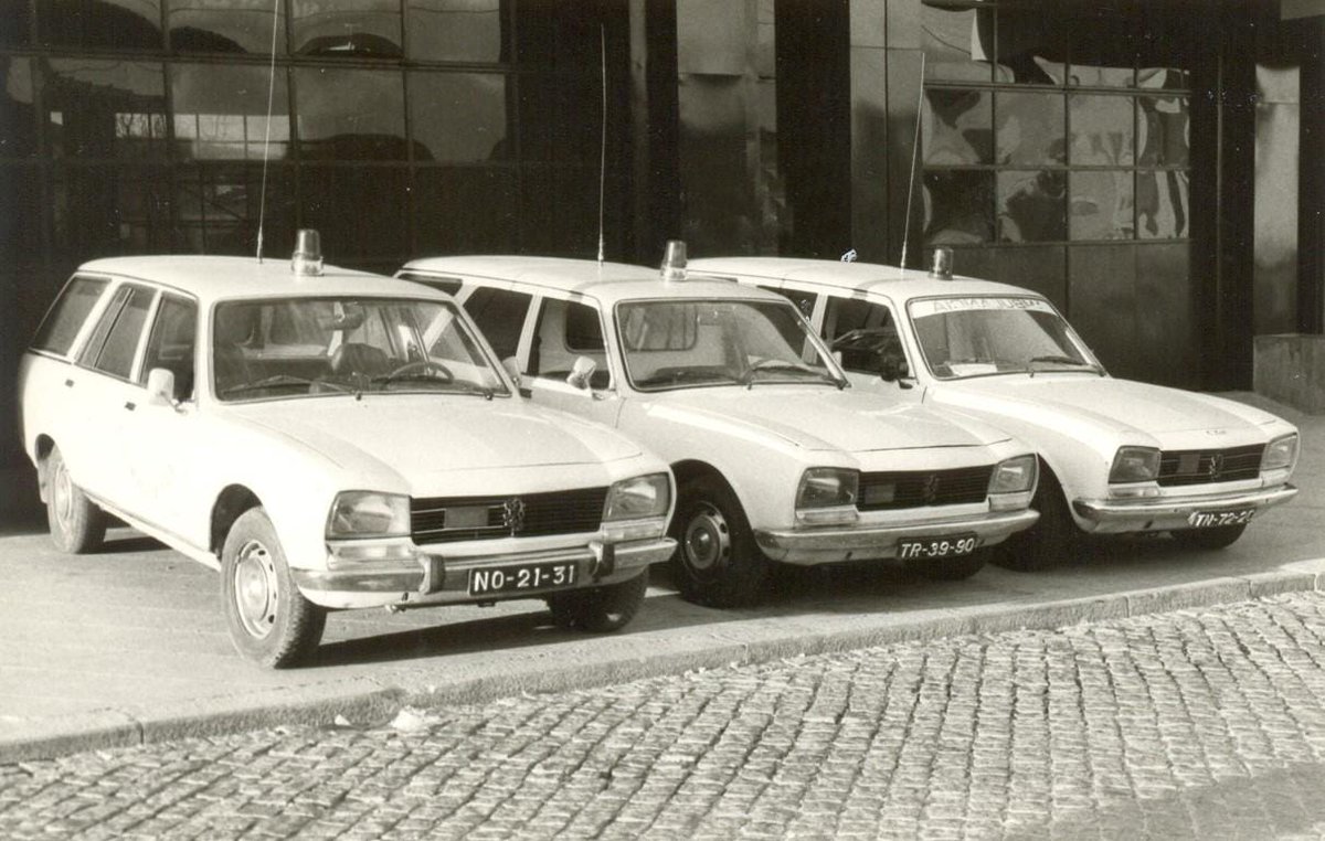 Rétro cars voitures 🚘 les PEUGEOT 504 break des pompiers de Vizela au Portugal 1980s