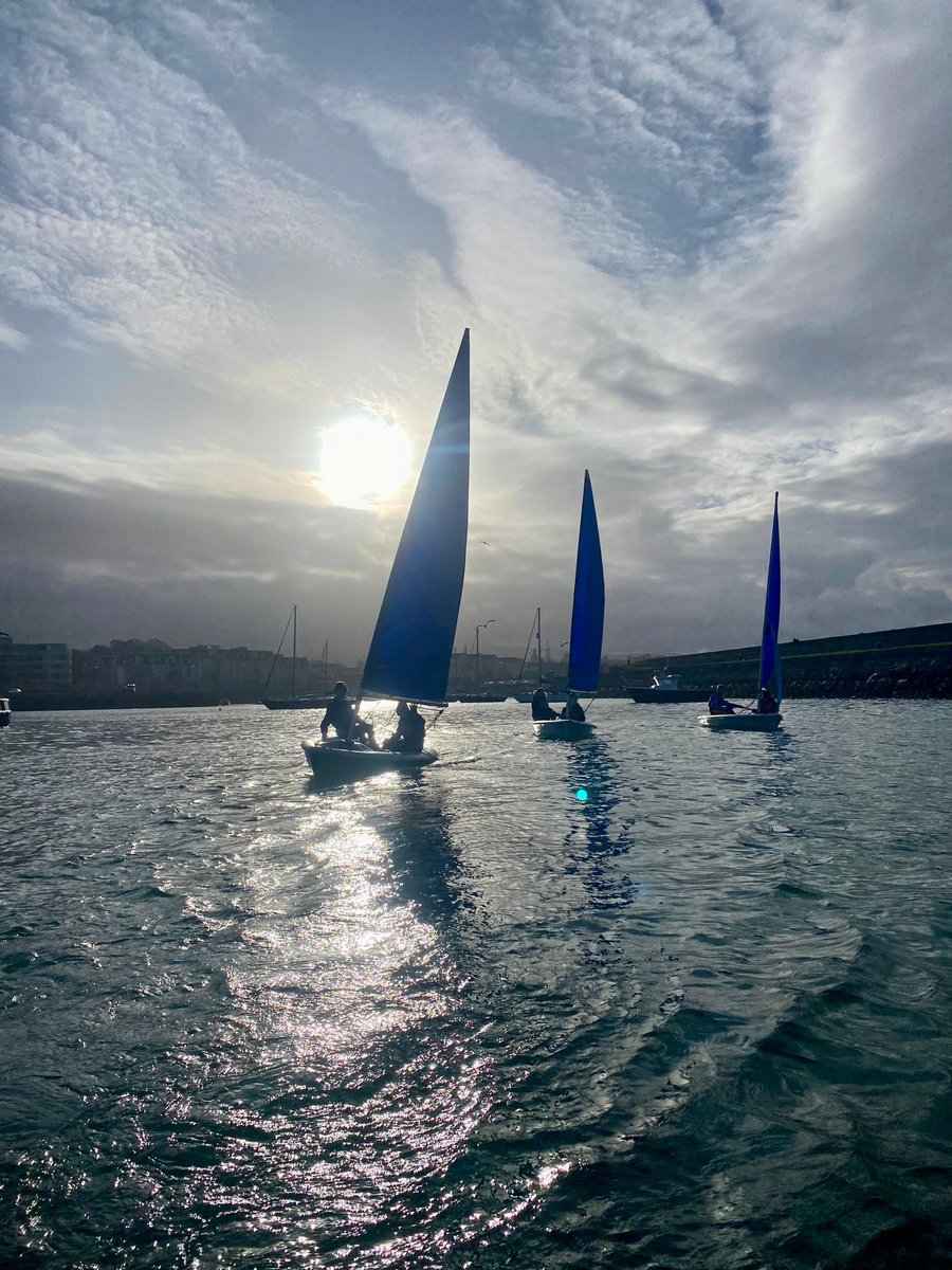 IrelandSailing's tweet photo. Another exciting weekend at Junior Club! If your child is craving more adventure, why not level up with a full week of sailing at our Easter camps? Let your sailor master the waves with us. Book now: https://t.co/U5lKAIb2cK ! #JuniorClub #SailingFun #EasterCamps #AdventureAwaits https://t.co/hNVfxadEwJ