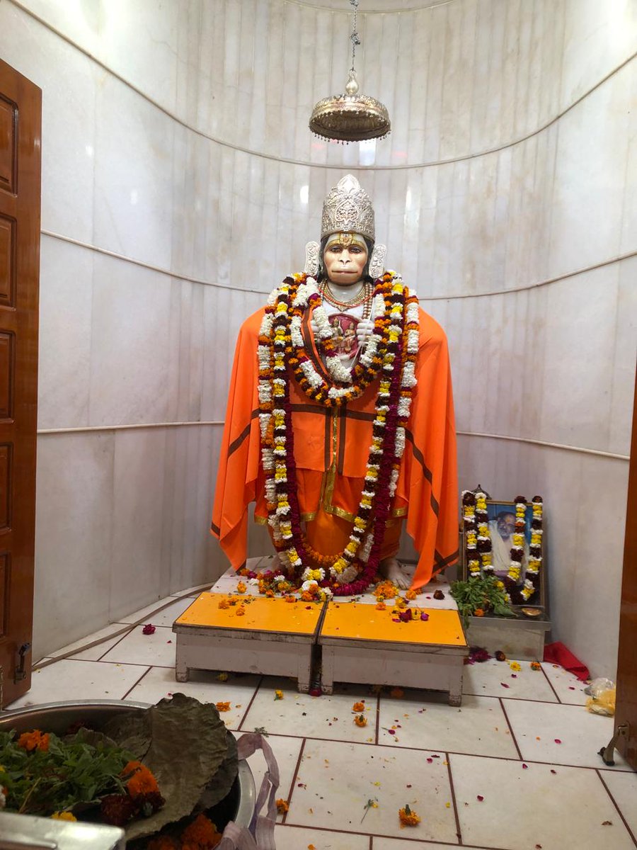 SethSpn's tweet photo. अतुलितबलधामं हेमशैलाभदेहं, अनुजवनकृशानुं ज्ञानिनामग्रगण्यम्। सकलगुणनिधानं वानराणामधीशं, रघुपतिप्रियभक्तं वातजातं नमामि।
#हनुमानसेतु #लखनऊ
#हर_हर_महादेव_शिव_शंभू_ॐ 
#जय_जय_सियाराम
#जय_जय_बजरंगबली https://t.co/iJCFE8xF4P