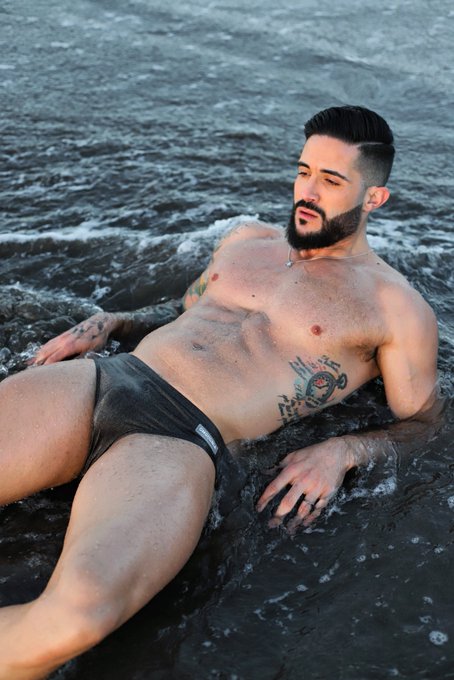 Fresquito ma&ntilde;anero!  &Uacute;ltimos d&iacute;as de descuento! 😏👌  https://t.co/B5tamfbx0G https://t.co/2LoTXwsRMZ