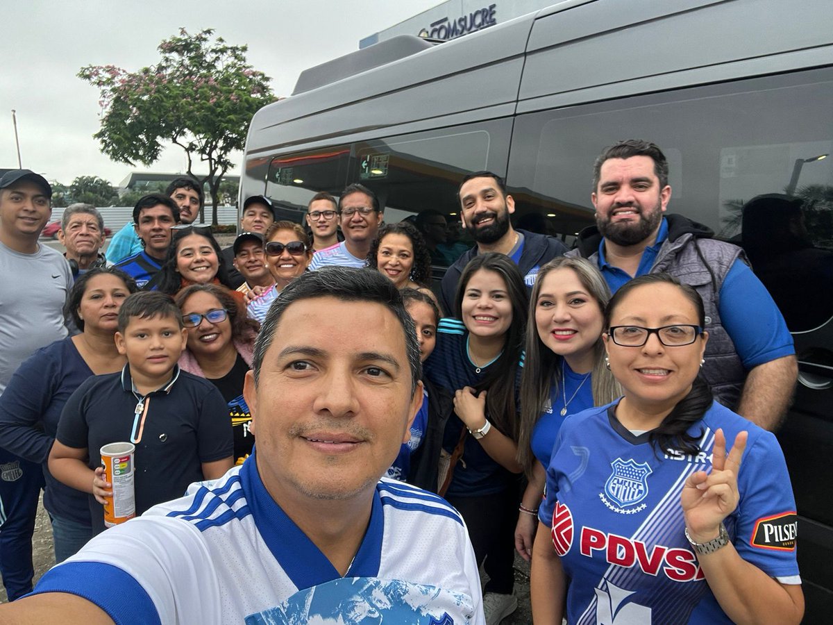 Hoy es el día!!!
Gracias a todos ustedes por haber apoyado con sus RT y recomendaciones, estamos saliendon con la bendición de Dios...
<a href="/FortinAzul1992/">Fortin Azul Oficial</a>
<a href="/VAMOSCSECARAJO/">VAMOS EMELEC CARAJO!</a>
<a href="/RonaldPin_/">Ronald Pin</a>
<a href="/amerazul/">alfredo mera giler</a>
<a href="/JavierCastro37/">JavierCastroRobinson</a>
#TodosLosCaminosConducenACuenca 🏟
#SiempreJuntos 🤜🏼🤛🏼⚡
#PorEmelec 💙