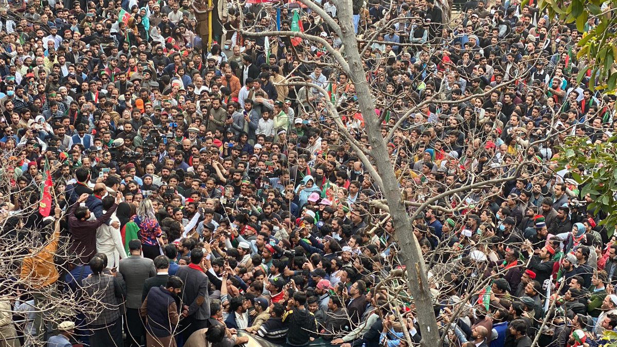 PTIofficial's tweet photo. دھاندلی نا منظور، اسلام آباد کے عوام کی آواز۔ #ساڈا_حق_ایتھے_رکھ https://t.co/XE6KoBod7P