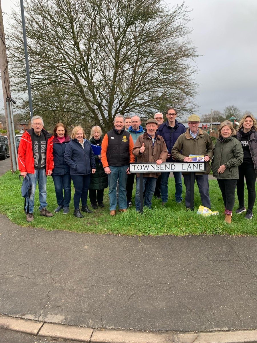 Great ⁦<a href="/RugbyTory/">Rugby Conservatives</a>⁩ team out in Long Lawford this morning in support of local councillors &amp; parliamentary candidate ⁦<a href="/yousefdahmash/">Yousef Dahmash</a>⁩