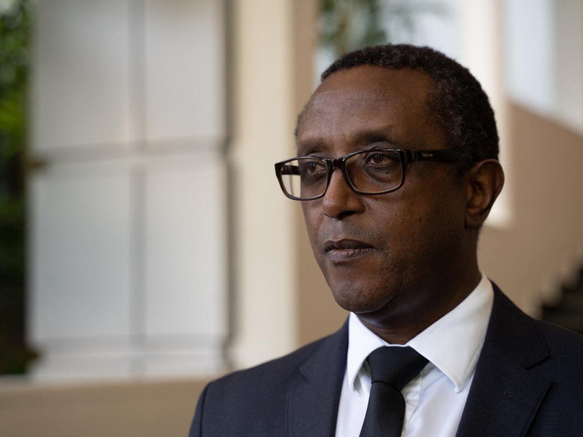 sphinx_ric's tweet photo. Donc quand @YvesBuya1 regarde le Ministre des Affaires Étrangères de la Tanzanie January Makamba, il voit #Biruta le ministre du gouvernement génocidaire du #rwanda? Mais comme il n'a aucun respect pour ses abonnés, il ne va jamais présenter ses excuses.
IFASIC doit être fermé! https://t.co/hKehDIqOpO
