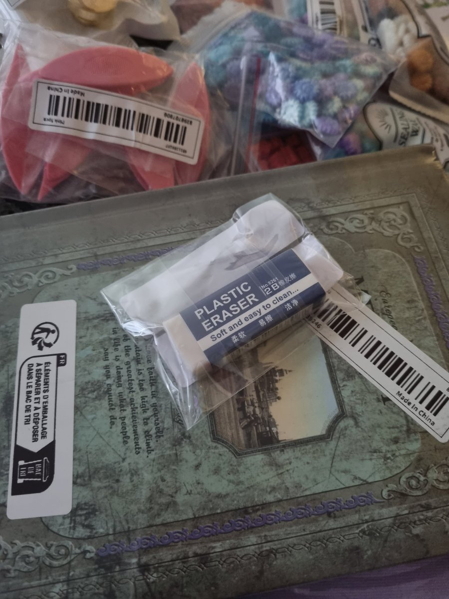 DebbieScott1's tweet photo. @shoptemu when you buy 30pcs of erasers from temu, and they send you 1, ask them to reship them and they send you another 1, just 28 to go now Temu 🤣 https://t.co/rMy5TM33mj