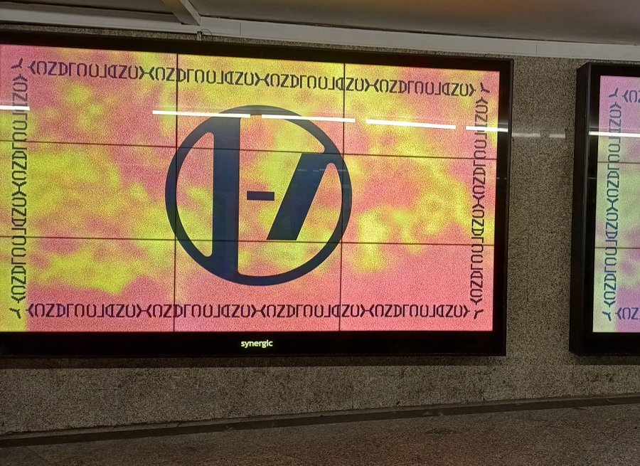 BanditoHub's tweet photo. 🚨The location of this billboard is in Poland, meaning these billboards are likely spread all across the world. Keep your eyes open for other billboards to start popping up👀 https://t.co/QGpu2Vrecm