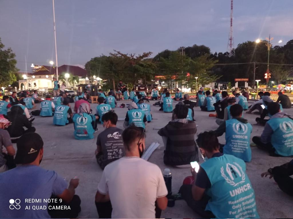 هرشب ما  شام غریبان است از اثر امراض های روحی و روانی  شدید از آمار خودکشی های نافرجام که بگذریم و اما آمار وحشت ناک خودکشی ها در بین جامعه پناهجویان اندونزی رو به افزایش است که متأسفانه تعداد خودکشی ها از  عدد هفده و هجده نفر گذشته 
#End12YearsInLimbo_Indonesia