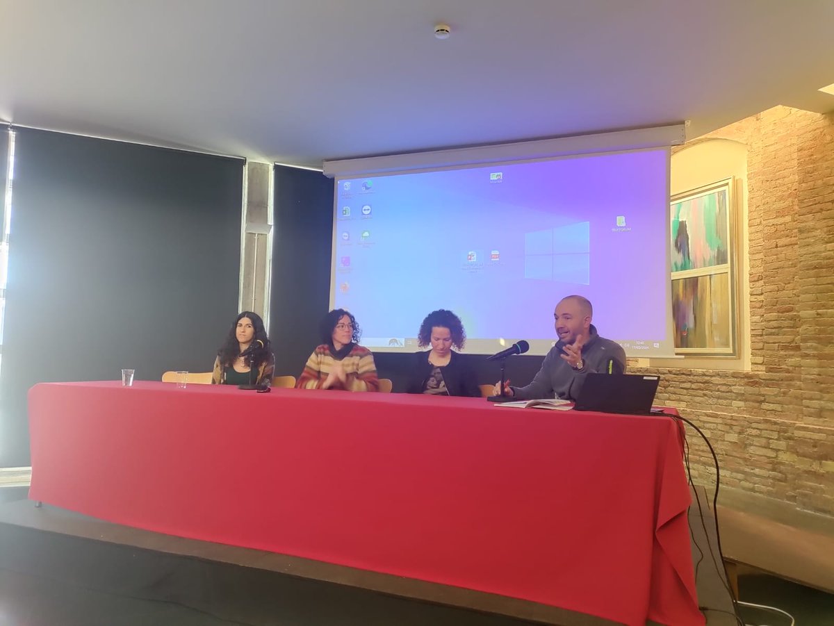 hobest's tweet photo. Avui el nostre company @lluismarco_ participa de la @fecsvic moderant la taula rodona sobre "dinamització de la base social en cooperatives energètiques" juntament amb @PescaEnergia @oisc_sostenible #Vicoop @osonaenergia @CoopCatCentral .Avui posem el focus en la COMUNITAT! https://t.co/80AC7gA0s0