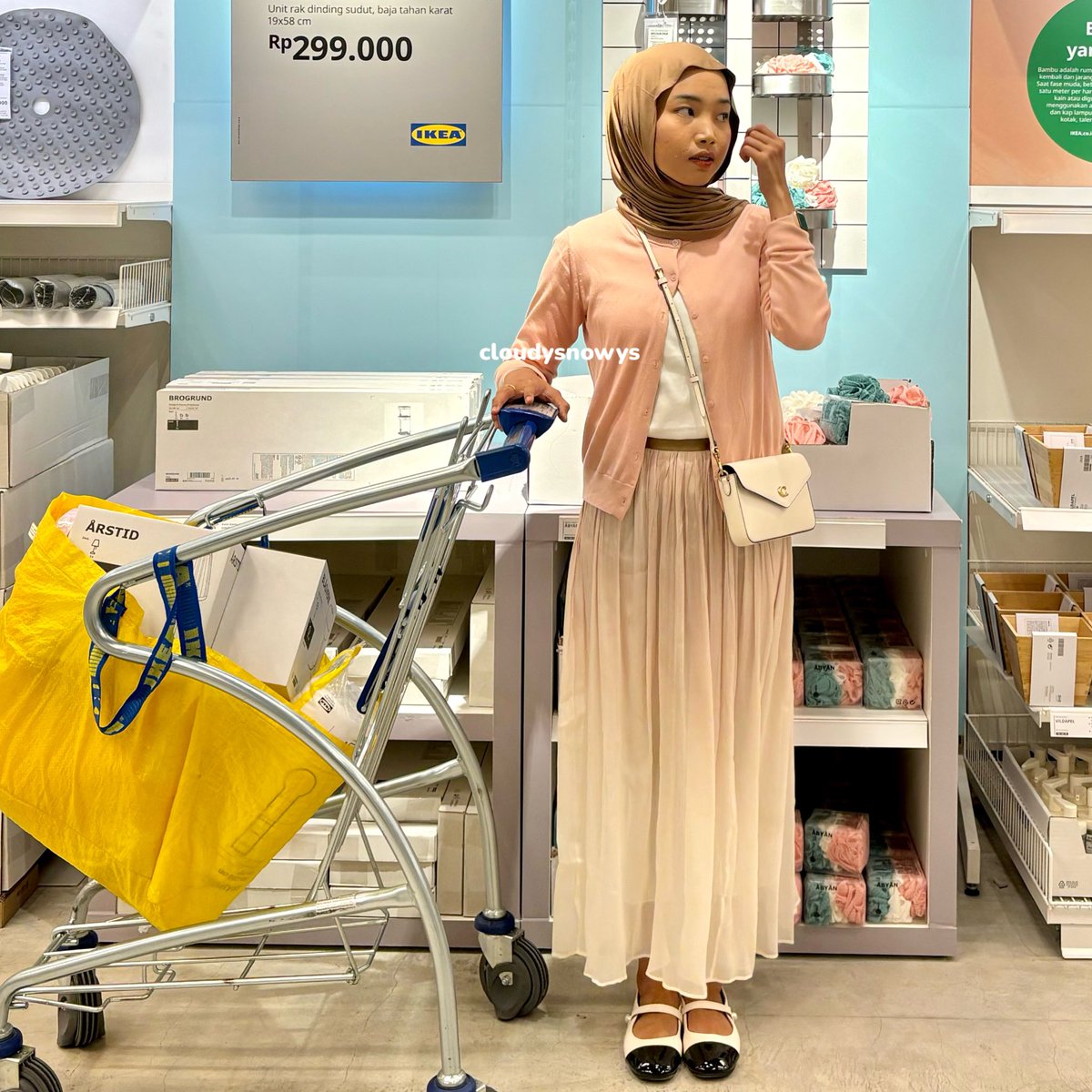 cloudysnowys's tweet photo. 🎀 https://t.co/lNCaqox1iP
(aku pakai warna pink)

BAGUSSS BGT bener2 gabikin gerah bahannya, ada ukuran sampai XXL✨ https://t.co/Z1i4xrg7Bm