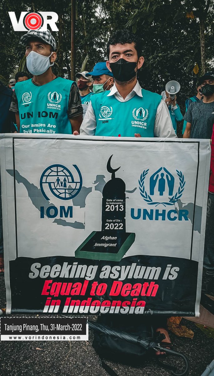 We ask all countries that accept refugees and the organization (UNHCR) and IOM to stop their cruel policies and to give an end to the crisis of refugees, who has been a victim of your wrong policies for more than a decade in Indonesia.
#End12YearsInLimbo_Indonesia