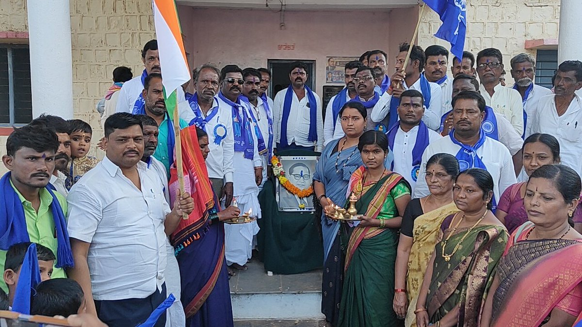swdkarnataka's tweet photo. ಸಂವಿಧಾನ  ಜಾಗೃತಿ ಜಾಥಾ ಕಾರ್ಯಕ್ರಮ ಹೆಬ್ಬಾಳ್ ಬಿ  ಗ್ರಾಮ https://t.co/rzU3UfqN7A