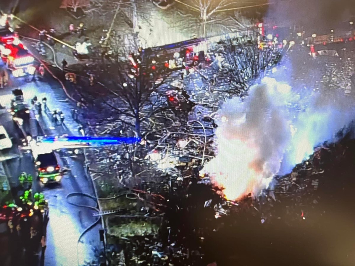 FirefighterCon1's tweet photo. Thoughts and prayers going out to these folks today. Remember, being near an explosion is a major cause of concussions. Hopefully, these injured firefighters will get the treatment and follow ups that they need to fully recover. https://t.co/hai73JXR8C