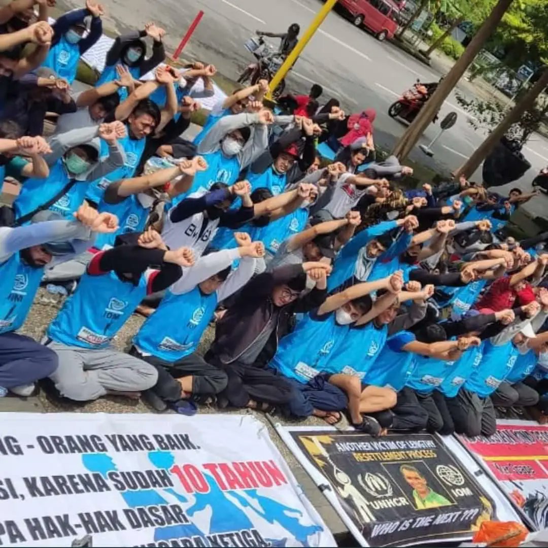 AsifAlimi4's tweet photo. #End12YearsInLimbo_Indonesia
The refugee's kids need a future just like yours, Don't shut your eyes on them. open your hearts and resettle Hazara refugees.
https://t.co/TbEd6EdZe8 https://t.co/suC6GXCDMd