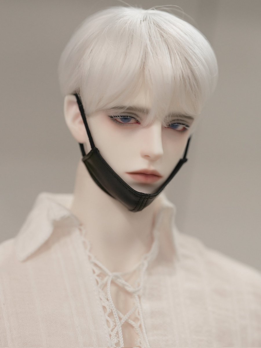 턱이 아쉬워서 수정들어갈 친구😂😂
메컵이 마음에 들게 나와서 아까우니 마스크로 가리고 올림니다...😇