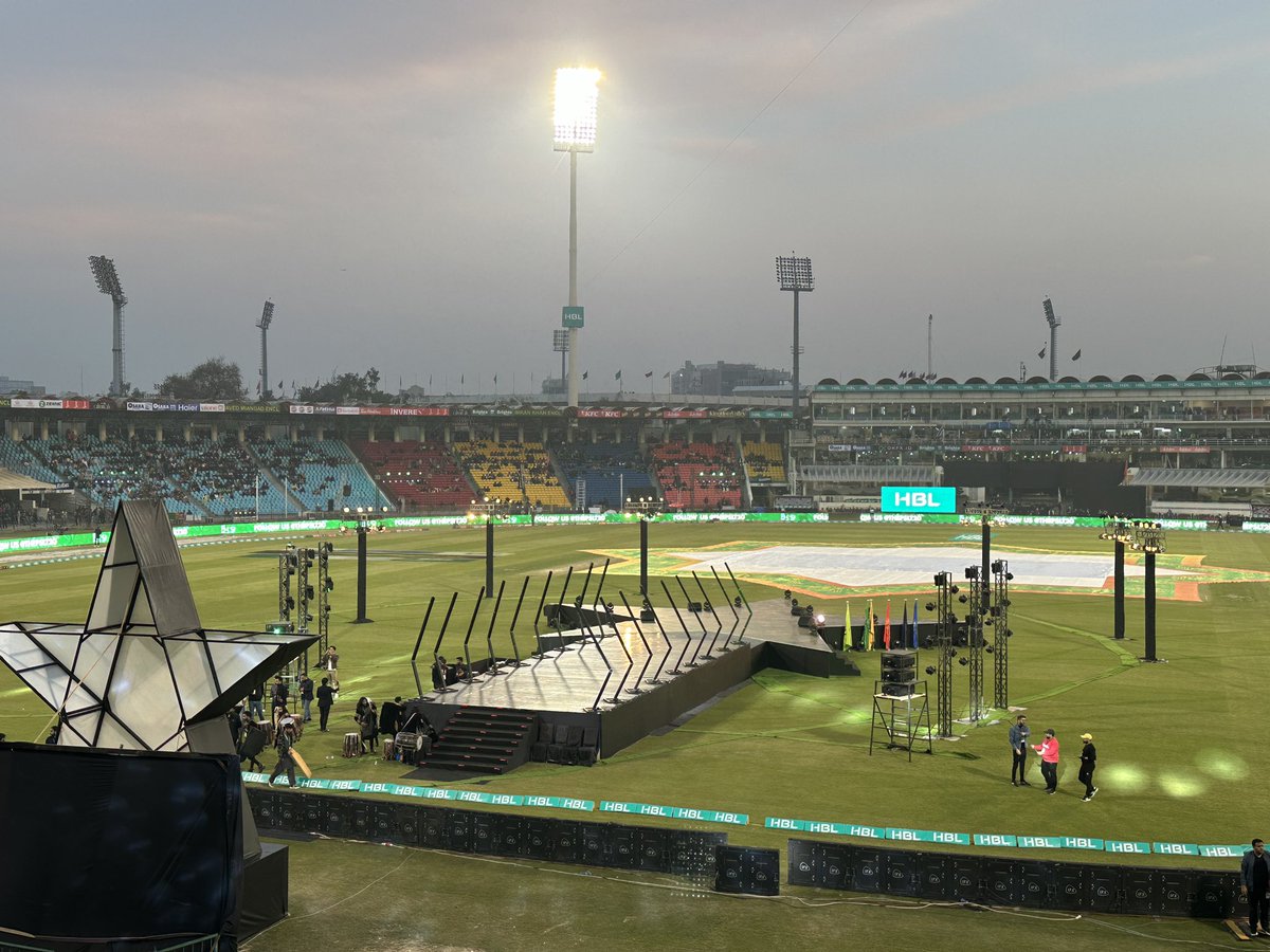 _FaridKhan's tweet photo. PSL opening ceremony is about to start, the stage is set in Lahore 🇵🇰♥️ 

[Anas Saeed] #HBLPSL9 https://t.co/e2STD2jFbH