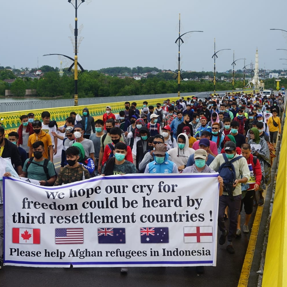 RahmatullahSai1's tweet photo. Refugees in Indonesia are living in a limbo for almost 12 years but there is no organization or country to hear them and help them. 
#End12YearsInLimbo_Indonesia https://t.co/UFD3BLSUwk