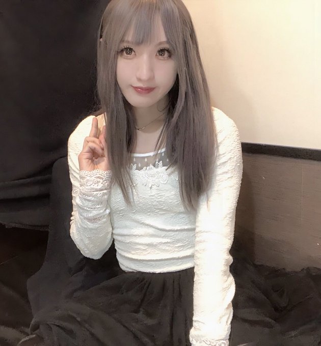 少しずつ暖かくなってきましたね😊 今年はアダルト以外の配信も増やして行こうかな〜とか思ってます✨ 先日Tiktokライブ初めてやったんですけど、開始10分でガイドライン違反の警告受けましたw 下ネタ禁止✨  #女装<a href="/tag/%E5%A5%B3%E8%A3%85"class="tags">#女装</a>