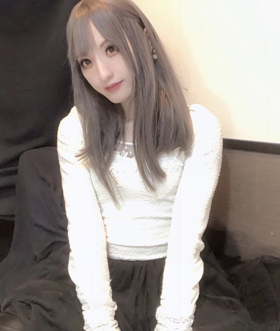 少しずつ暖かくなってきましたね😊 今年はアダルト以外の配信も増やして行こうかな〜とか思ってます✨ 先日Tiktokライブ初めてやったんですけど、開始10分でガイドライン違反の警告受けましたw 下ネタ禁止✨  #女装<a href="/tag/%E5%A5%B3%E8%A3%85"class="tags">#女装</a>