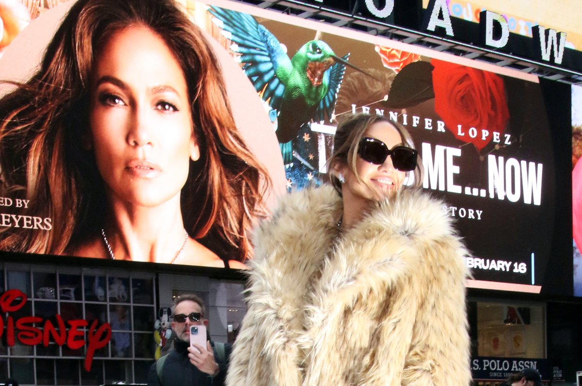 JLo Gallery NEW!! tweet media