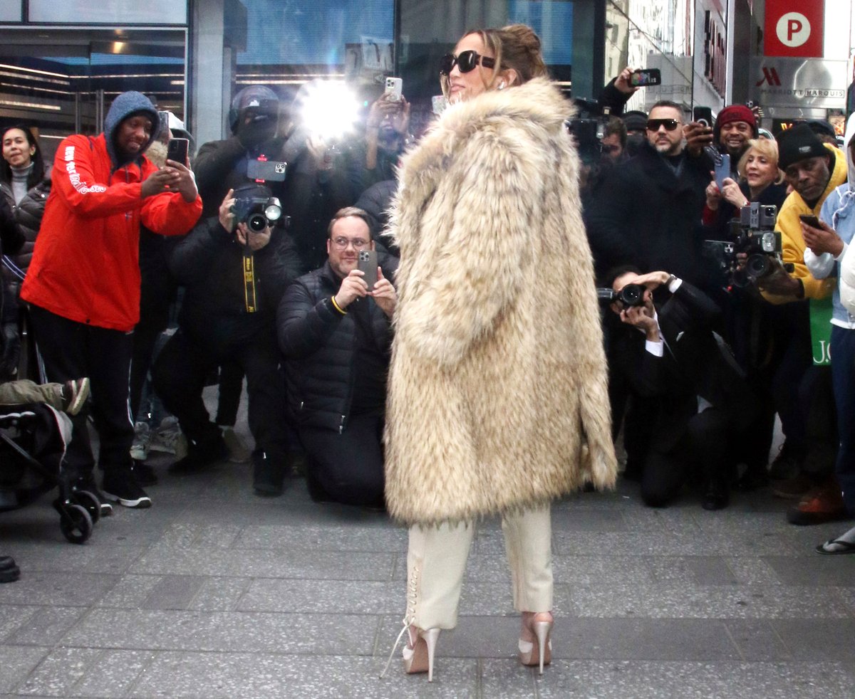 JLo Gallery NEW!! tweet media