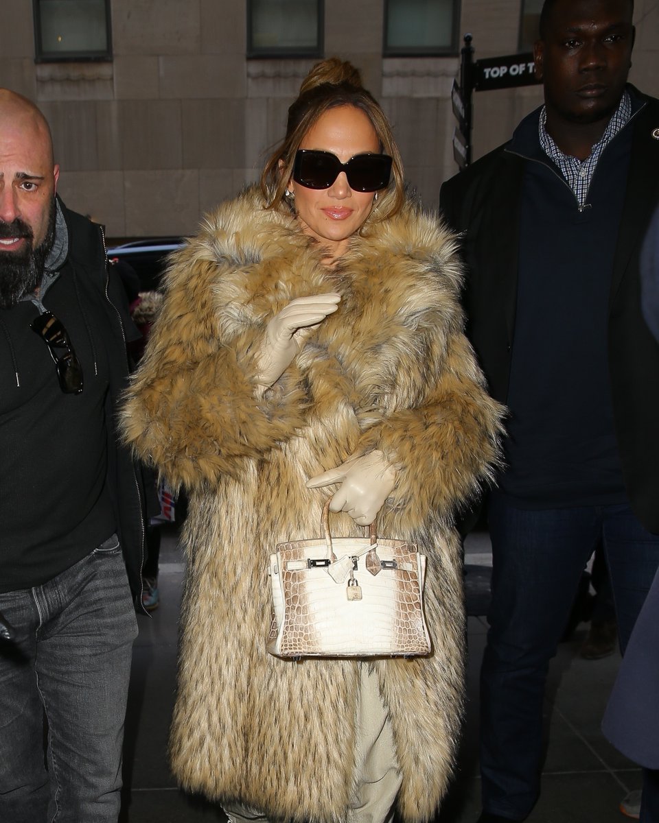 JLo Gallery NEW!! tweet media