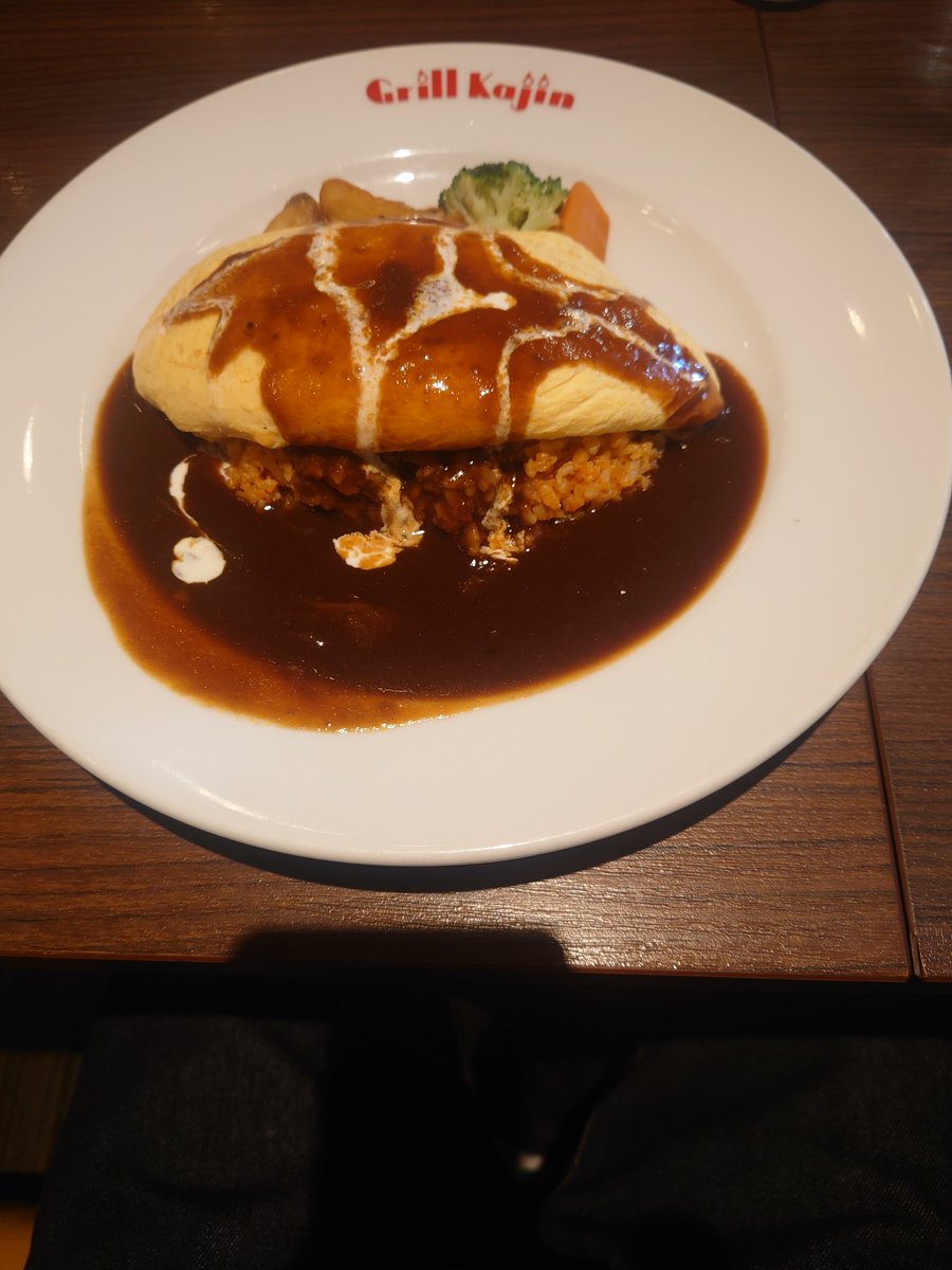 sakura03221017's tweet photo. 今日はリア友夫妻と映えるご飯ばかり食べに行ったわけでもないのに結果そんな感じになった福岡2日目の日常の1日でした😊笑
#グリルカジン
#Comoes
#キャンベルアーリー
#あまおうパフェプリンセス https://t.co/e8dh2sdcjH