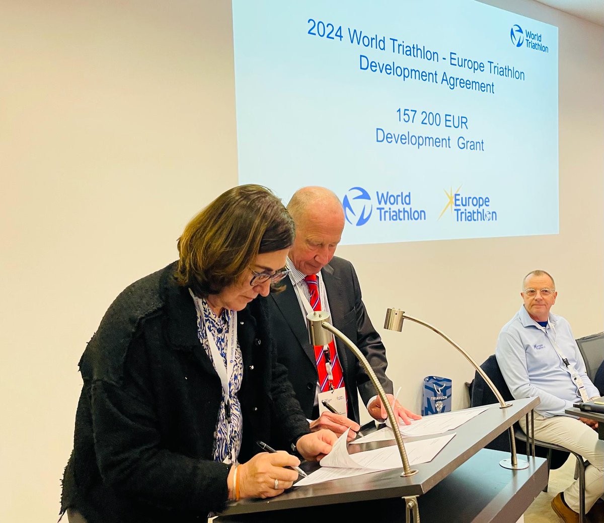 Im always proud of these moments. Today <a href="/worldtriathlon/">World Triathlon</a> signed the development agreement for 2024 with <a href="/ETUtriathlon/">Europe Triathlon</a>. We are giving a 157.200€ grant to Europe triathlon for development projects. Working together to continue growing the sport! #beyourextraordinary
