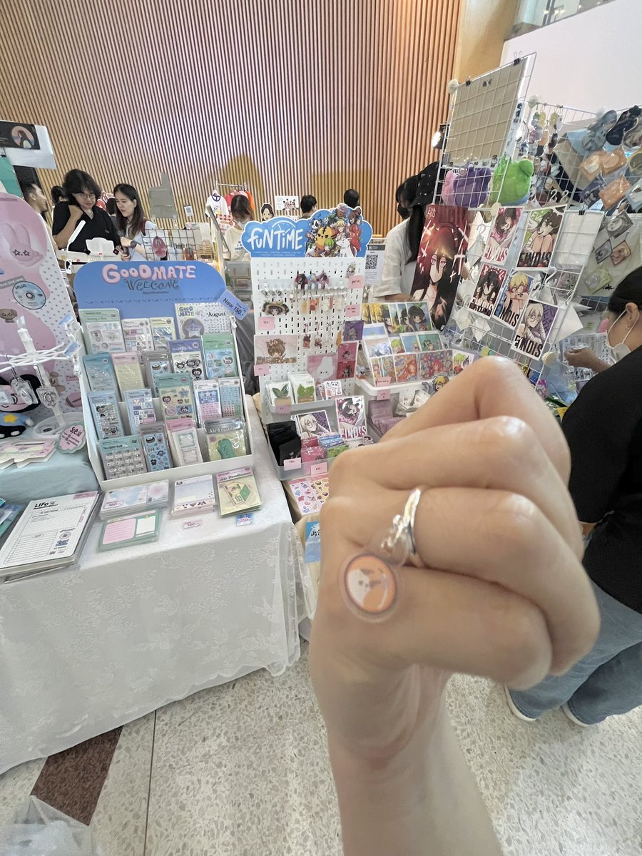 อย่าลืมแวะไปหาที่หอศิลป์นะครับ 😂🤣