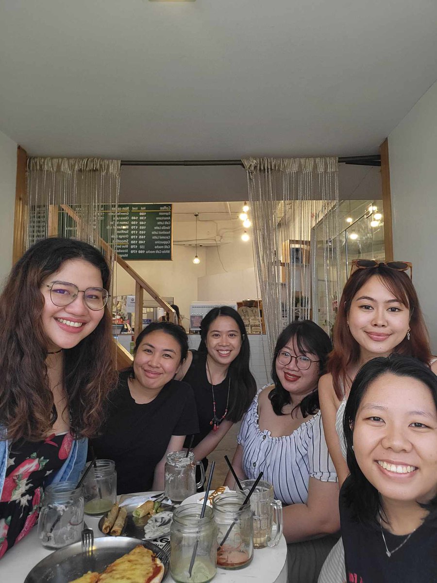 rayjideguia's tweet photo. reunion @ #bltx! verily, i luv these DECL girlies. https://t.co/td6J8VAz8O