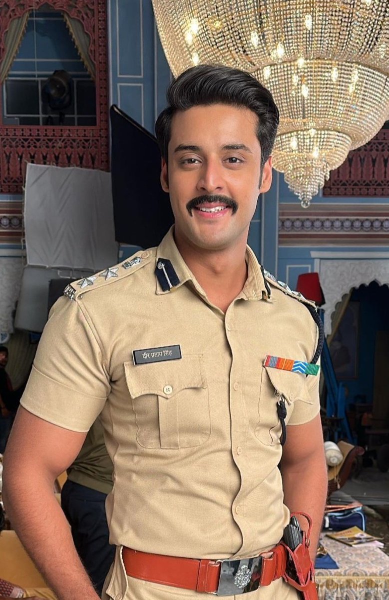 Finally he posted pics in Uniform😍🔥
#ShagunPandey #IPSVeerPratapsingh #MeraBalamThanedaar