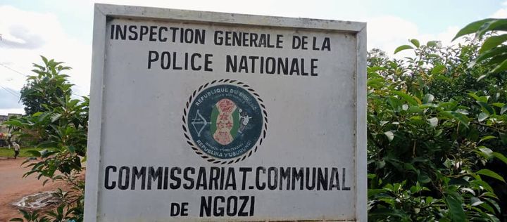 MagazineJimbere's tweet photo. 🚨⛓️ "Pour avoir tenté de gérer à l'amiable le viol d'une #fille de 13 ans par un jeune homme de plus de 20 ans", un des responsables administratifs du quartier #Shikiro de @NgoziProvince est détenu depuis ce 15/02/2024 au commissariat communal de Ngozi

✍🏾 "Le violeur a pris la fuite et sera traduit en justice dès qu'il sera retrouvé"

🔍 La @burundi_fenadeb suit de près cette affaire

#Burundi