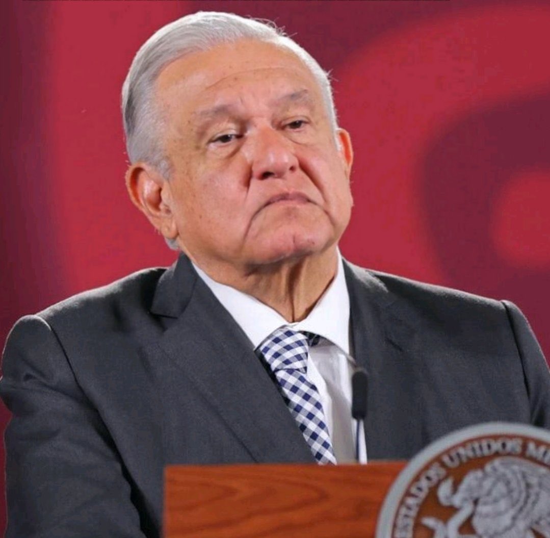 chucho_cuerero's tweet photo. ¿Cuánto cuesta México?
Este hijo de puta lo vendió por 2 millones de dólares.
#NarcoPresidenteAMLO3 https://t.co/nKwpP4IUww