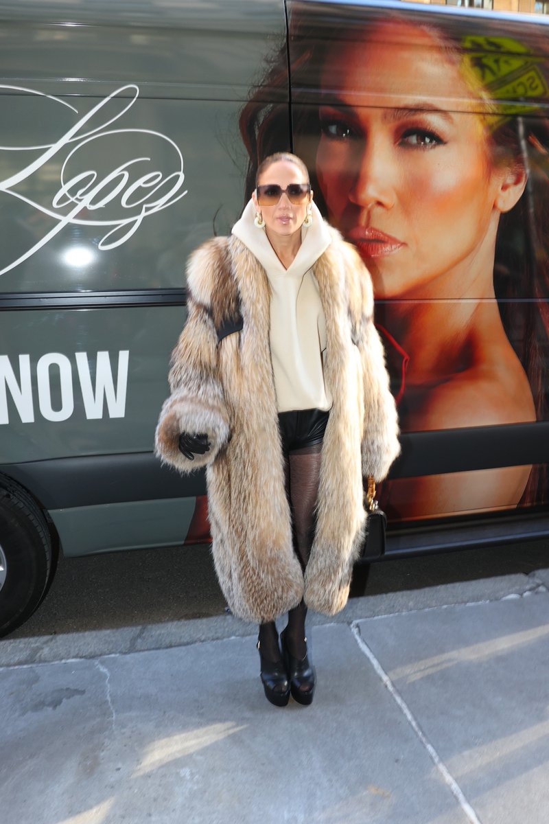 JLo Gallery NEW!! tweet media