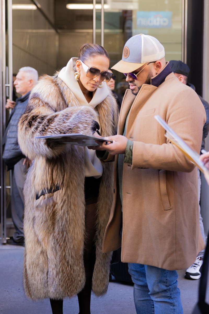 JLo Gallery NEW!! tweet media
