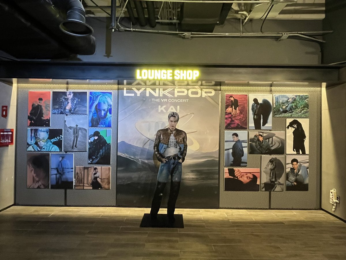 GOKYUNGSOO's tweet photo. 카이 VR 콘서트 후기!
보고싶었던 종인이를 이렇게 가까이서 볼 수 있다니 흑흑 재관람 예정!
카이 VR 콘서트 못본 에리 없게 해주세요!

#카이 #KAI @zkdlin
#엑소 #EXO #weareoneEXO
#COEX #Megabox #VR
#LYNKPOP #링팝 #VRConcerts #VR콘서트 https://t.co/PlTvTf19k9