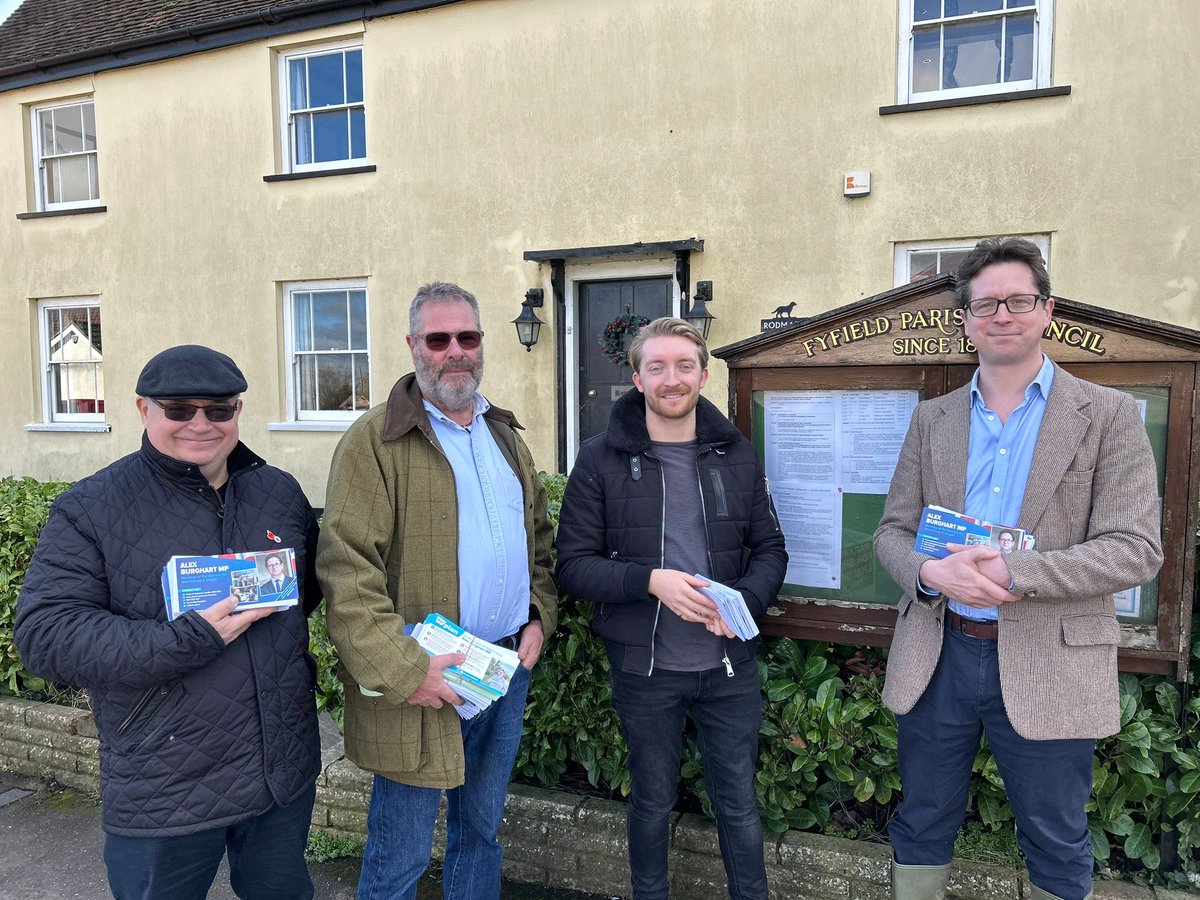 RayBalcombe's tweet photo. The BOCA Team out in Fyfield https://t.co/MGyYP8kxiI
