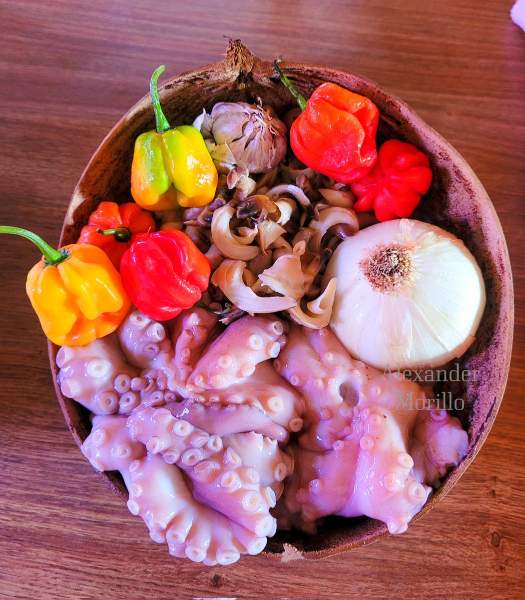 Hoy  toca cocinar.
(pulpo y vaquita) guisado.
Isla de #Margarita #Venezuela