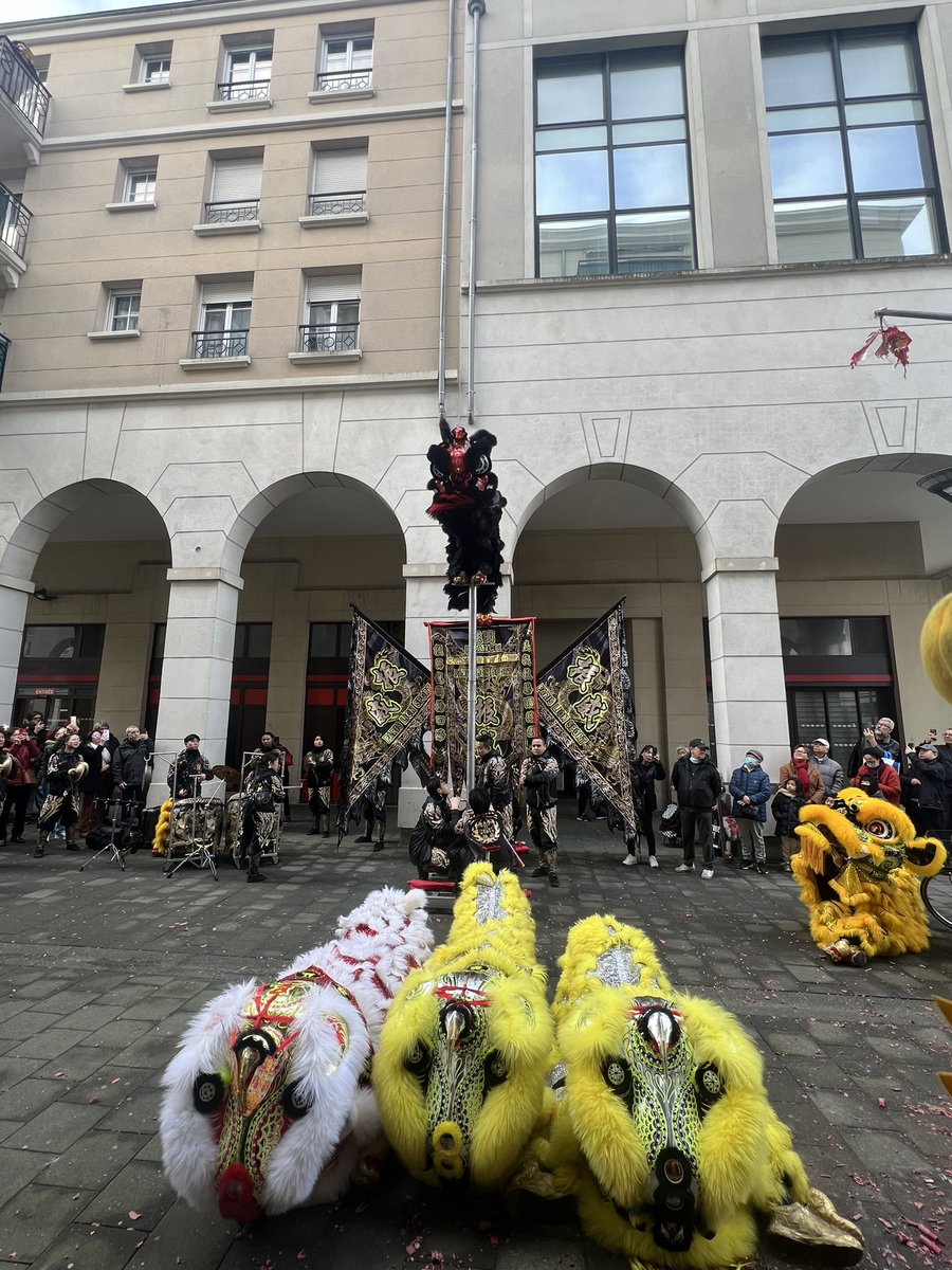 yannduboscBussy's tweet photo. Célébration du nouvel an chez les amis de #TangFreres à Bussy. Entre tradition et modernité ! @VilledeBussy @Departement77 #bonneannee #danse #Lions https://t.co/32NwD7cbaP