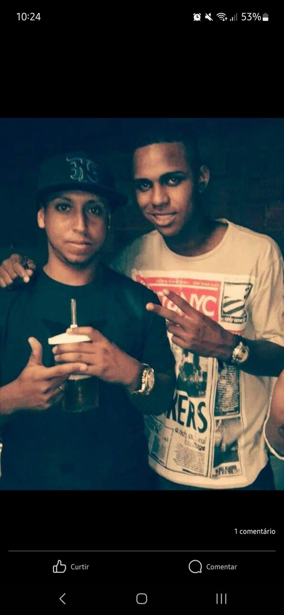 Essa hora vc meu irmao RAPHINHA estava fazendo ctt c geral pra
marcar alguma coisa pro seu aniversário,e o outro irmão DD
estaria me aguniando perguntando onde ia ser,quem ia,que hs ia
começar e outras coisas mais..te amo meu irmão de sangue e te
amo meu irmão q a vida me deu!!