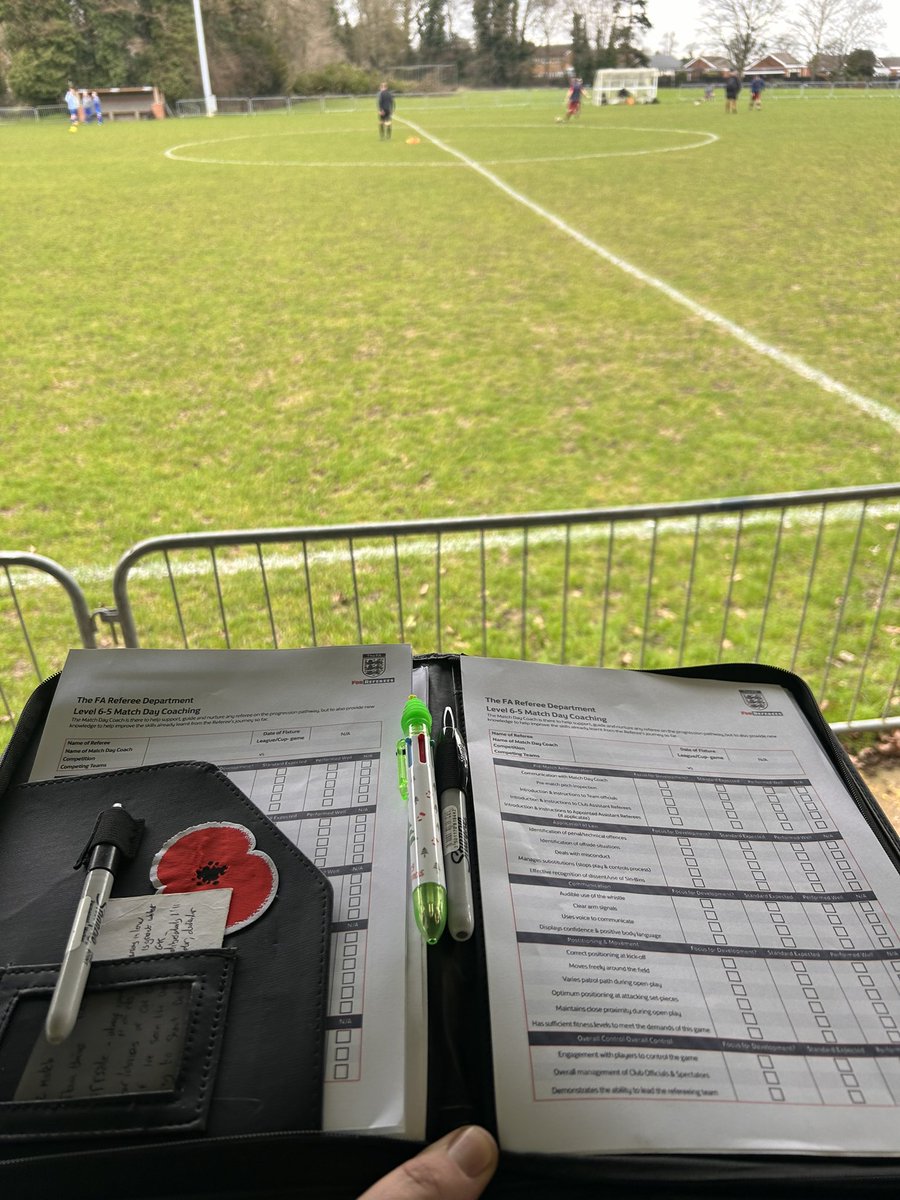 Being out injured isn’t the way I like to spend my Saturdays but at least I’m able to help give back to my county and match day coach a level 6-5 candidate. 
#developedinessex
@EssexCountyFA @EssexReferees