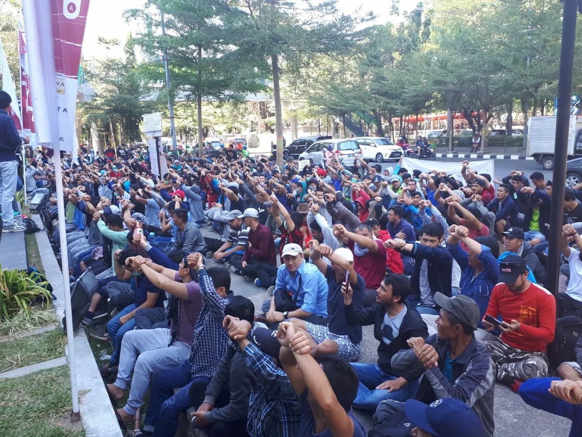 AbdullahBabaie's tweet photo. #End12YearsInLimbo_Indonesia
UNHCR and IOM Indonesia aren't working honestly to help refugees. They never had a satisfying answer for refugees but a bunch of excuses
https://t.co/WyVk08lWoh https://t.co/dMDlkg0vz4