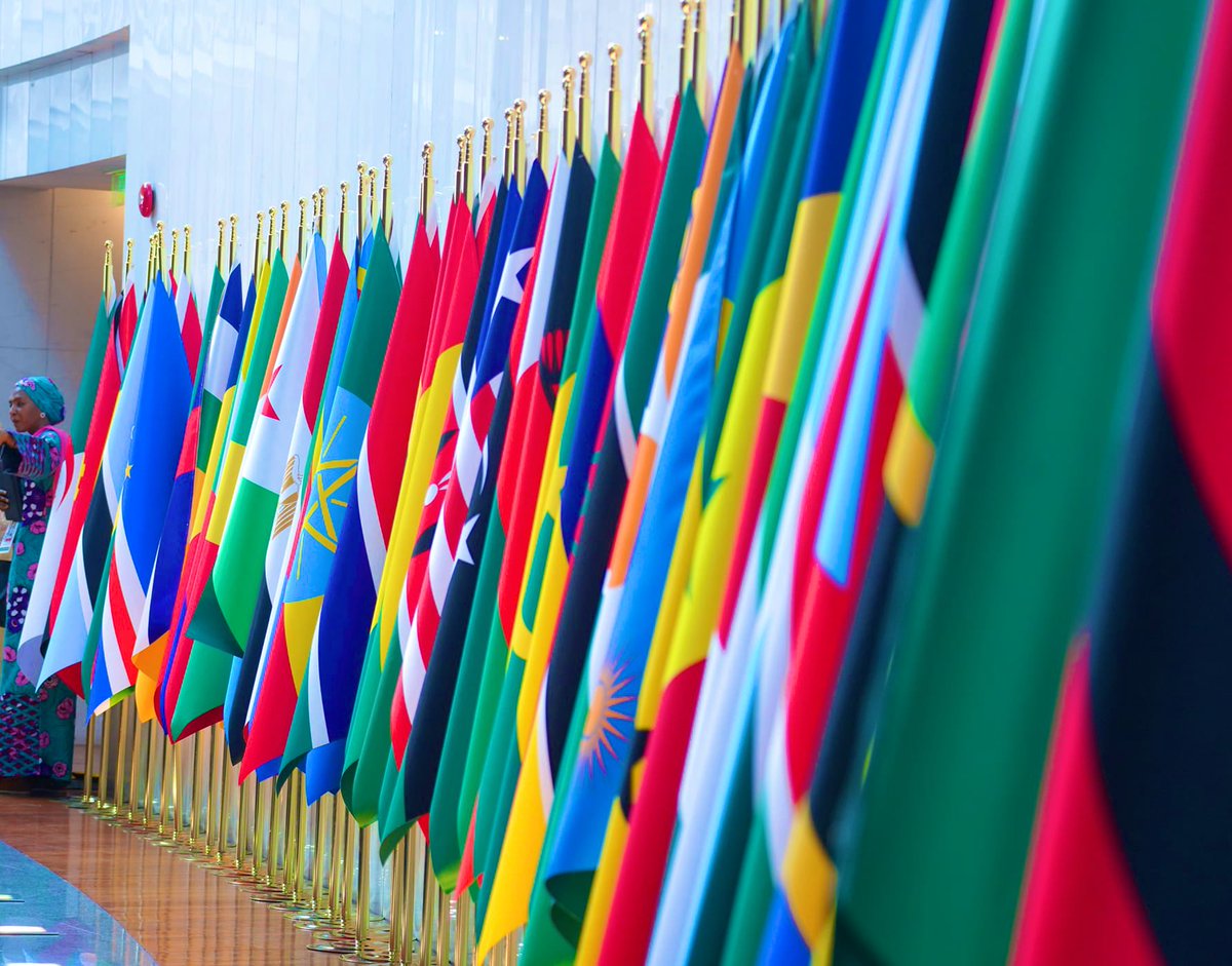 Joined African Heads of State &amp; Govt in Nelson Mandela Hall for opening ceremony of the #37thAUSummit, themed Educate an African fit for the 21st Century.
Explored solutions on diverse issues affecting our Continent including climate change, food security and peace &amp; security. 🌍