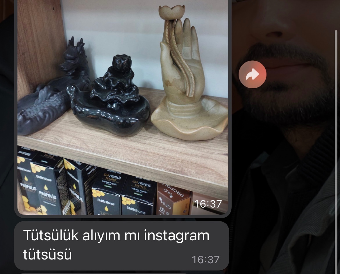 Gereksiz harcama yapmayalım dedikten sonra markete giden kocamın attığı mesaj. Bir de ejderhalı olanı istiyormuş.