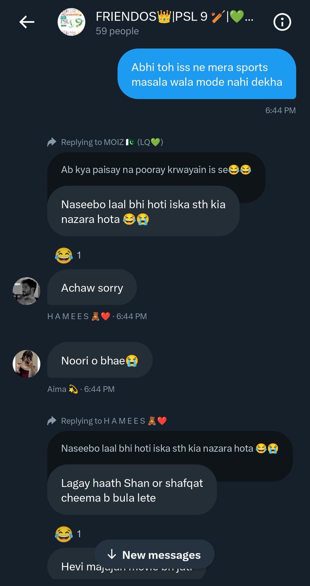 LaraibCFC's tweet image. Scenes during opening ceremony 😂❤️My happy place during every PSL season 😍 our beloved #FRIENDOS👑 PSL 9 CHAT GROUP. #PSL2024 #HBLPSL2024 #PSL9 #LQvsIU