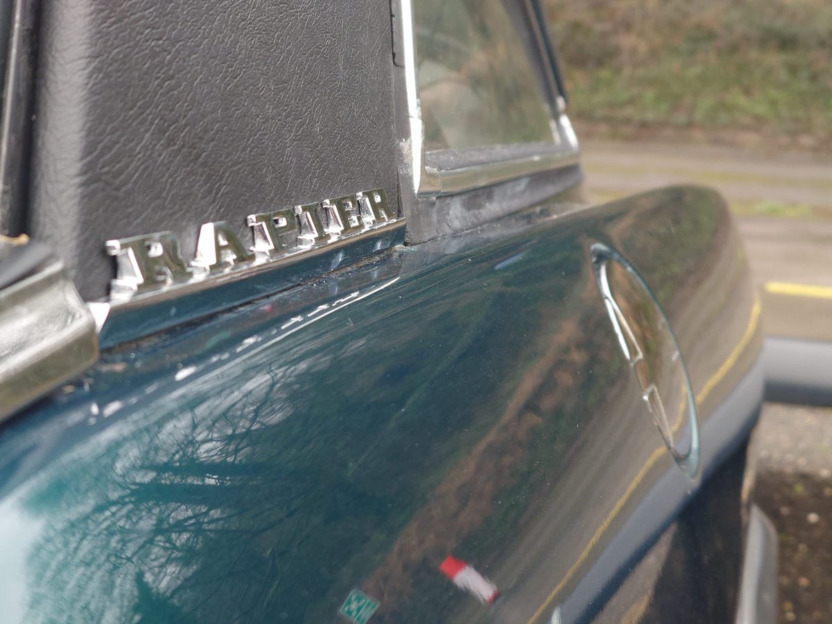 car_british's tweet image. 🚗🚙 #InTheCarPark Today 🚙🚗

The first of 2 fantastic British icons…

The first from #rootesgroup, a #SunbeamRapier H120 Holbay, a tuned up Rapier with twin Webber’s producing over 105bhp. Seen here in a spectacular British racing green.

#spotted #sunbeam #classiccars